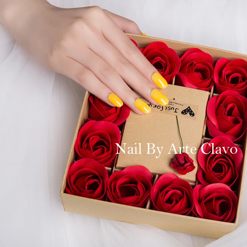 Arte Clavo 15ml Fashion Gel Nail Polish – HEMA & TPO Free Red Glitter UV LED Soak Off Nail Varnish