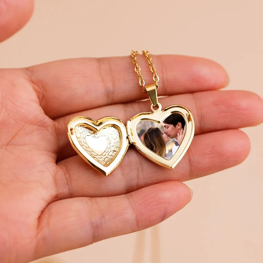 Customized 1/2 Photo Heart Locket Pendant Necklace, Fashion Women Necklace Personalized Souvenir Gifts, Mother's Day Idea Gifts